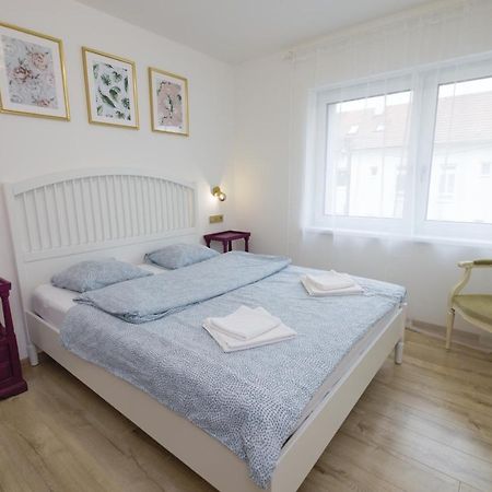 Central Apartment - Folk District Bratislava Luaran gambar