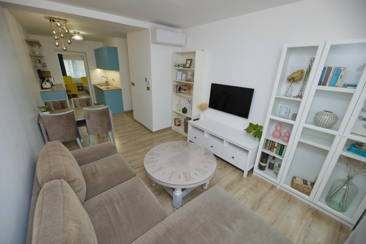 Central Apartment - Folk District Bratislava Luaran gambar