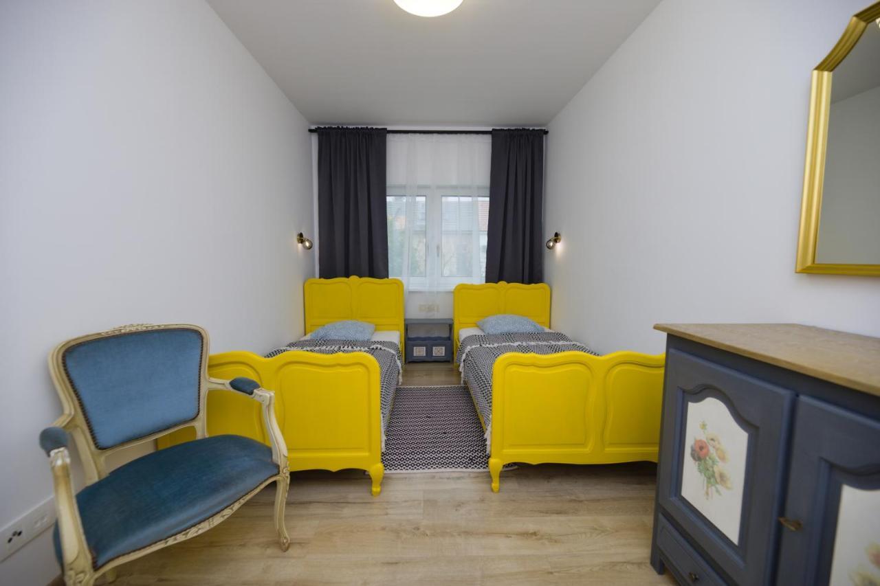 Central Apartment - Folk District Bratislava Luaran gambar